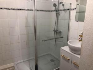 Appartement près de la plage - 4 pers, piscine ouverte, parking, animaux acceptés - FR-1-706-12