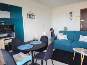 Appartements Appartement Merville-Franceville-Plage, 2 pieces, 4 personnes - FR-1-465-91 : photos des chambres