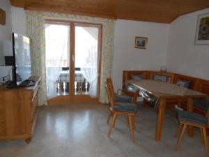 Two-Bedroom Apartment room in Haus Edelweiß