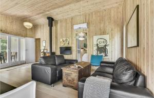 Gorgeous Home In Humble With Sauna