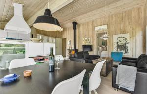 Gorgeous Home In Humble With Sauna