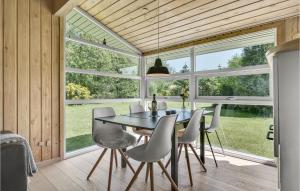 Gorgeous Home In Humble With Sauna