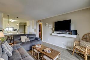 Master Bed w K Guest room w double bed & Bunk Beds Bikes & Beach Gear included