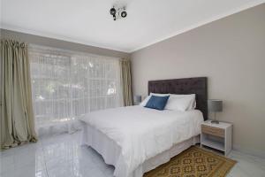 The Cycad. 4-Bed Home next to Clearwater Mall