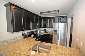 Ala Wai BoulevardApartment 21