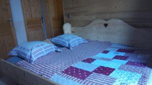 Appartements Votre appartement savoyard avec Parking a la telecabine pour skier les 3 Vallees ! : photos des chambres