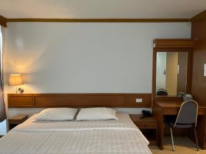 Naraigrand Hotel (โรงแรมนารายณ์แกรนด์)