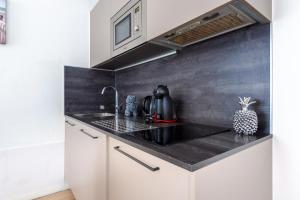 LAMARTINE- Heart of Center- Modern and Design flat