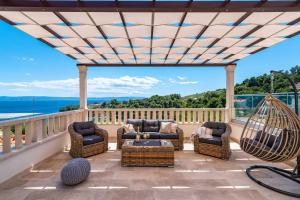 Villa Kadena - Luxury Seaside Villa with Private Heated Pool