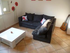 bas de villa de 90m² entre mer (2km) et montagne