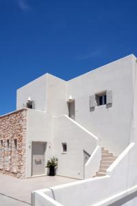 In the heart of Fira & free pool - Nychteri suite