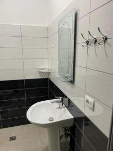 "Frogs House" Hotel & Restorant Slow Food