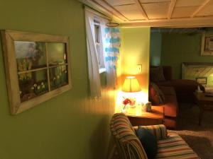 Rustic BEACH FRONT Basement Apt, Pet Friendly Wi-Fi apts