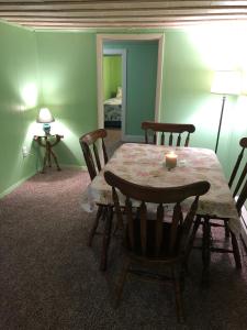 Rustic BEACH FRONT Basement Apt, Pet Friendly Wi-Fi apts