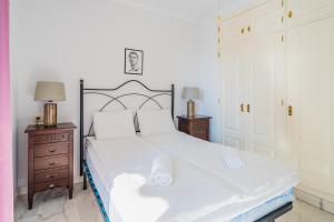 Rooftop pool Fuengirola by Costarentals - Ref 32