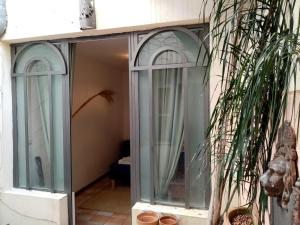 B&B / Chambres d'hotes Maison aigues-mortaise dans la cite : Chambre Double