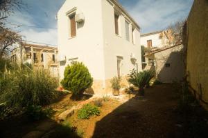 Tatianas Garden House