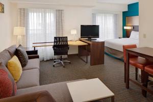 Queen Studio with Sofa Bed room in Residence Inn Dallas DFW Airport North/Irving