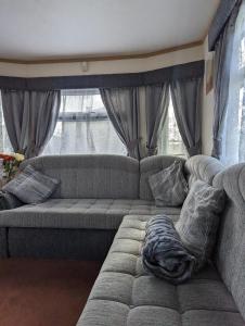 The Topaz Caravan HF12