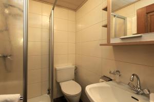Two-Bedroom Apartment room in Seer Hof