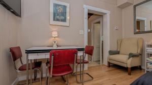 Perfect Downtown Space-Walk to Library, Theater