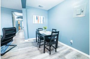 Fascinating 2BR1BA Near Festive DT and Riverwalk