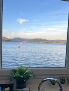 Beautiful Upper ApartmentStunning Sea Views, Isle of Bute