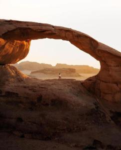 WADI RUM-Bedouin Tents and Jeep Tours