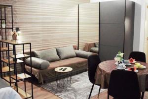 STUDIO TAHOMA - Топ център Варна