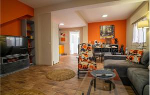 Beautiful Home In Torre De Benagalbón