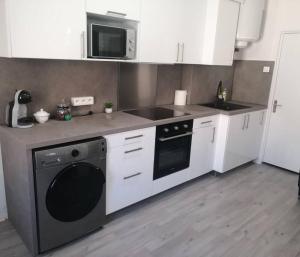 Beau T2 tout équipé sur le port, centre ville