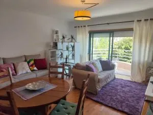 Cosy sunny flat between center and beach - Ouro