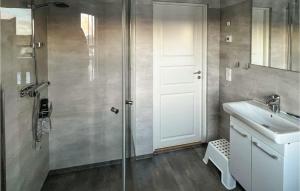 4 Bedroom Lovely Home In Sysslebäck