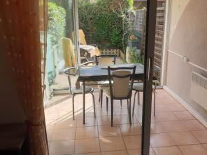 Studio avec jardinet, parking privatif, animaux acceptés - 2 étoiles - FR-1-503-148