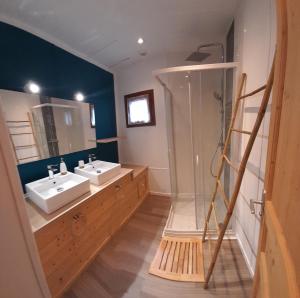 Chalets Chalet de l'Ours Brun, gite 3 etoiles : photos des chambres