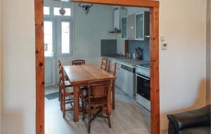 Maisons de vacances Awesome home in Dieppe with 3 Bedrooms and WiFi : photos des chambres