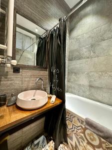 ROMANTIC Apartments - near Opera House 117