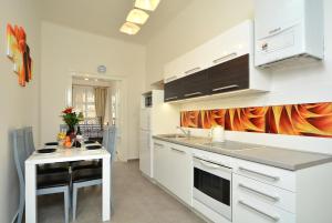 Navratilova Apartments