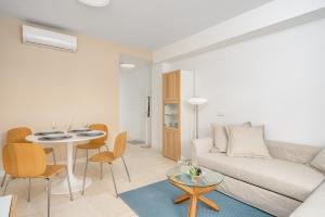 Cozy gem in Los Boliches by Costarentals - Ref 21