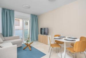 Cozy gem in Los Boliches by Costarentals - Ref 21