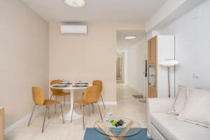 Cozy gem in Los Boliches by Costarentals - Ref 21