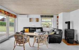 3 Bedroom Pet Friendly Home In Hejls