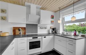 3 Bedroom Pet Friendly Home In Hejls