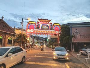 Jonker 14-18pax 3BR, KTV Room, Dart & Snooker