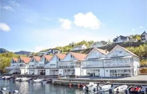 4 Bedroom Lovely Home In Vikebygd - Utbjoa