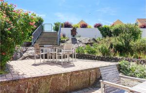 Cozy Apartment In Gudhjem With Wifi