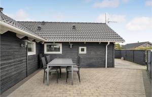 Amazing Home In Vinderup With Wifi