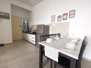 TaTaMi 2BR 10-12pax Superb City View I 5mins to Jonker