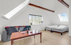 2 Bedroom Beautiful Home In Væggerløse