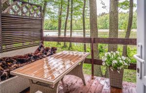 Cozy Home In Sulnowo With Kitchen